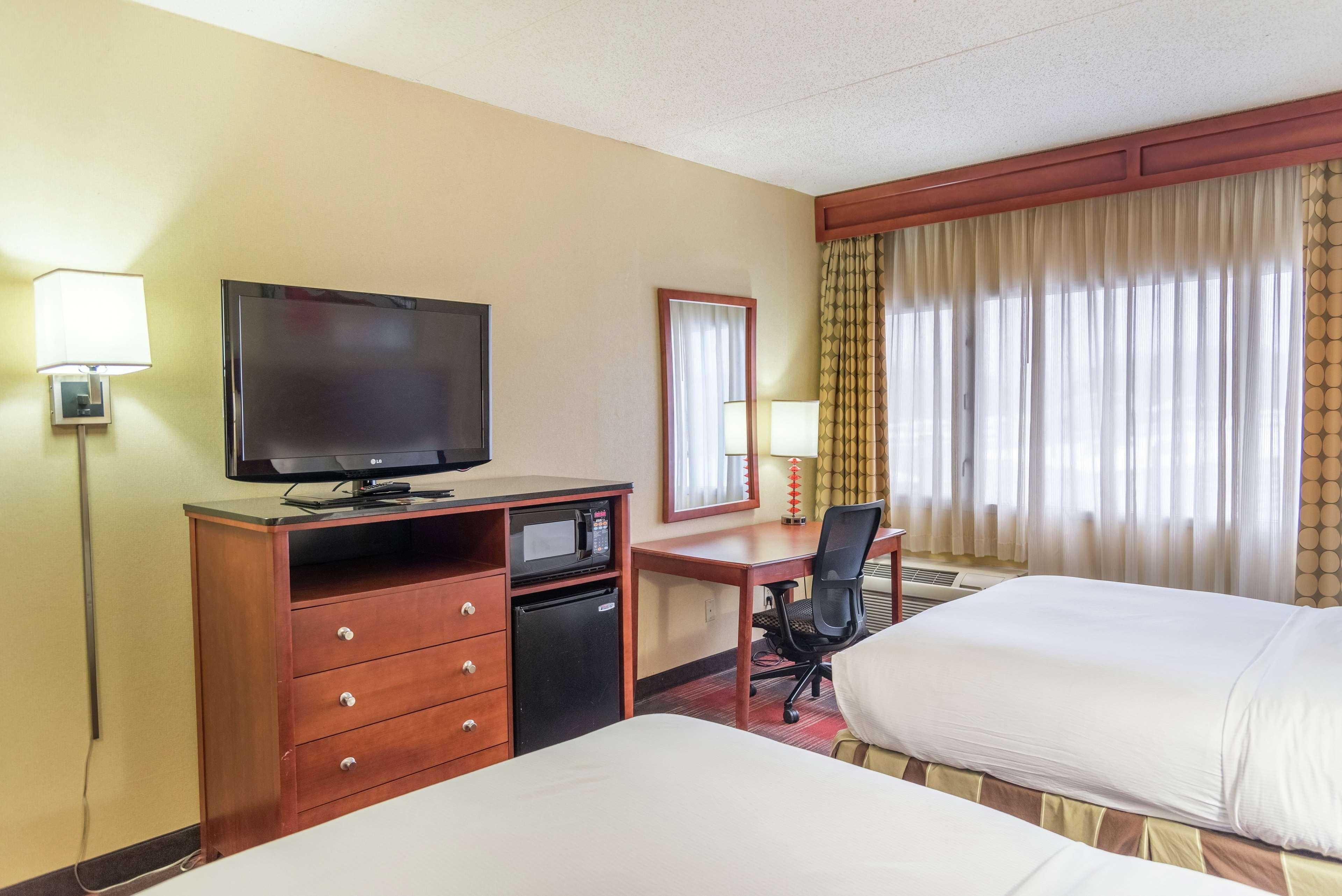 Doubletree By Hilton Holland Otel Dış mekan fotoğraf