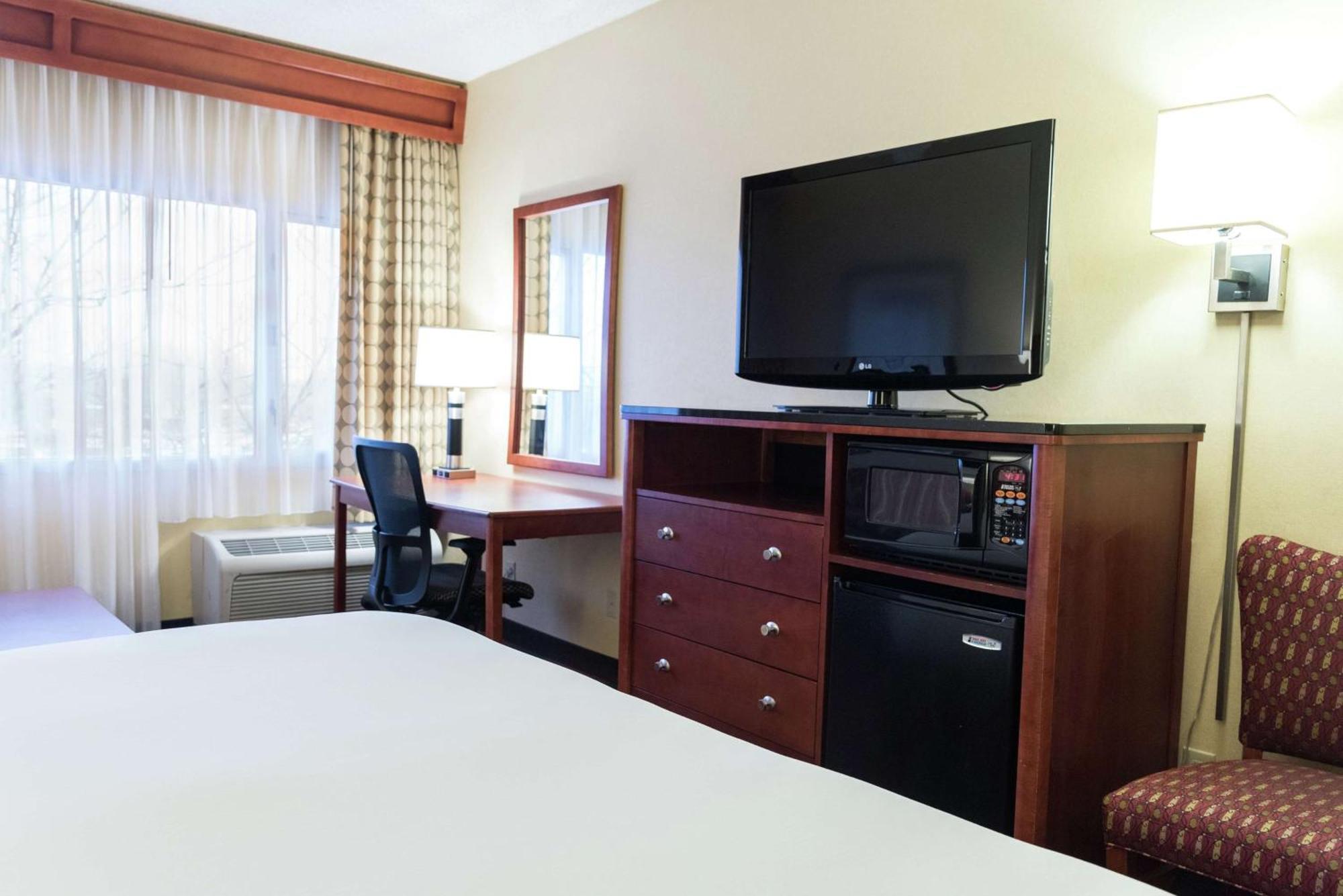 Doubletree By Hilton Holland Otel Dış mekan fotoğraf